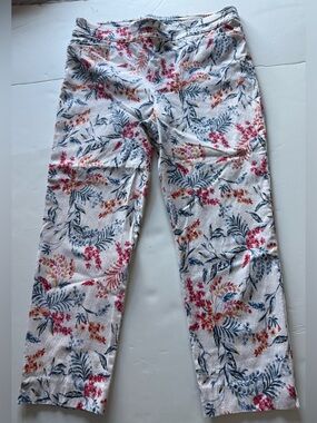 Women's chinos size 12 pull on preppy capris